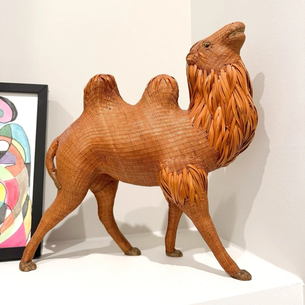 Mid Century Modern Reed & Wicker Camel - Picture 3 of 9